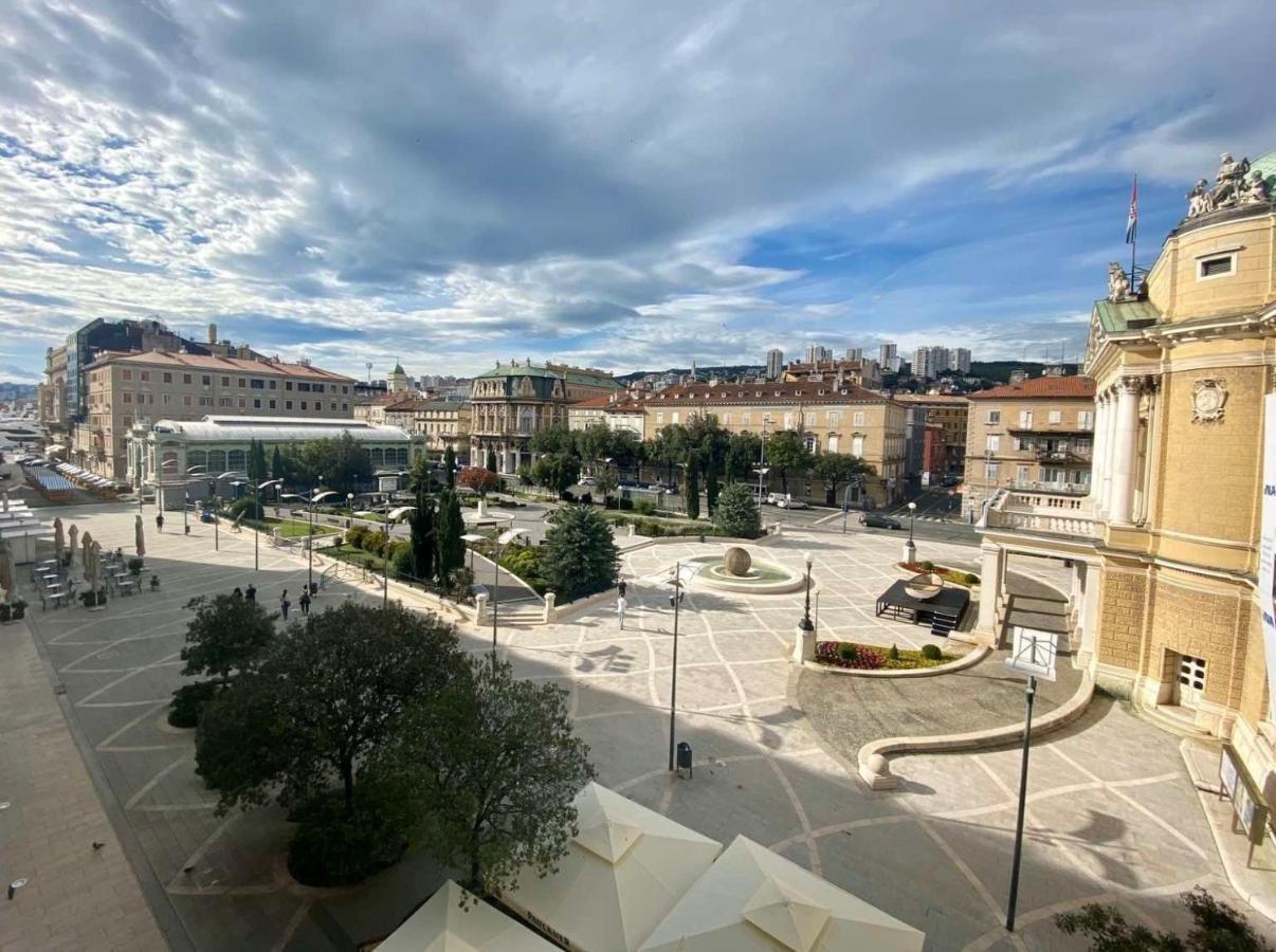 Ferienwohnung Plaza Teatro & Piazzale Teatro Rijeka Exterior foto