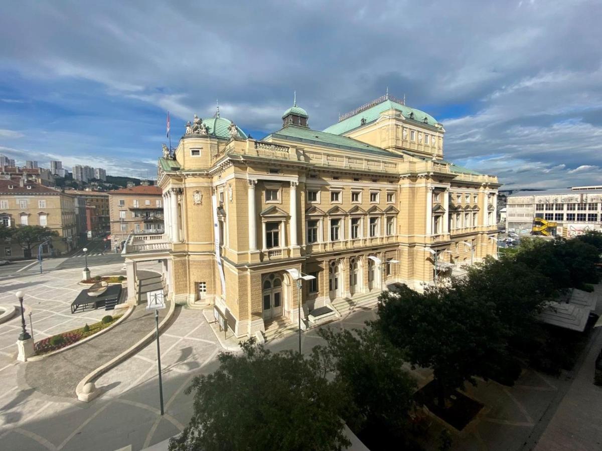 Ferienwohnung Plaza Teatro & Piazzale Teatro Rijeka Exterior foto