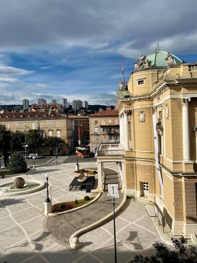 Ferienwohnung Plaza Teatro & Piazzale Teatro Rijeka Exterior foto